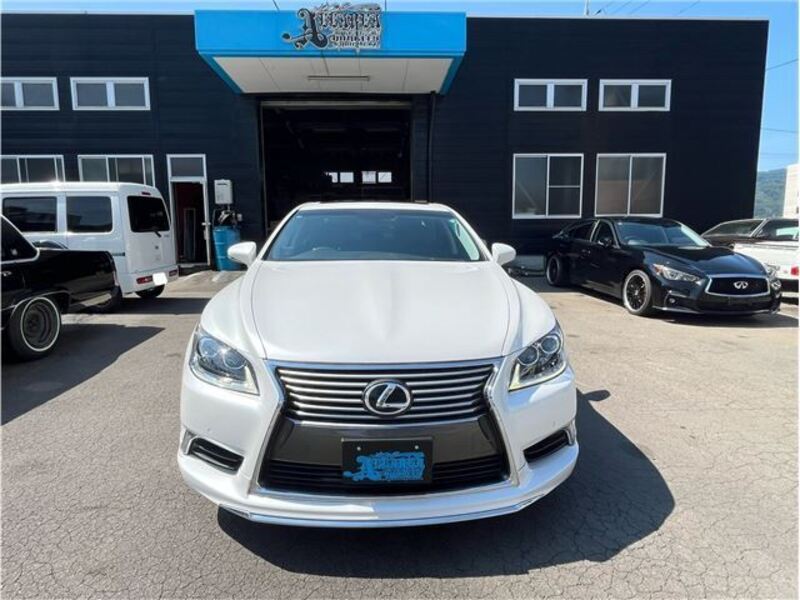 LEXUS LS