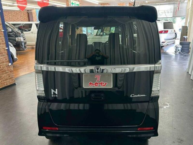 N BOX CUSTOM