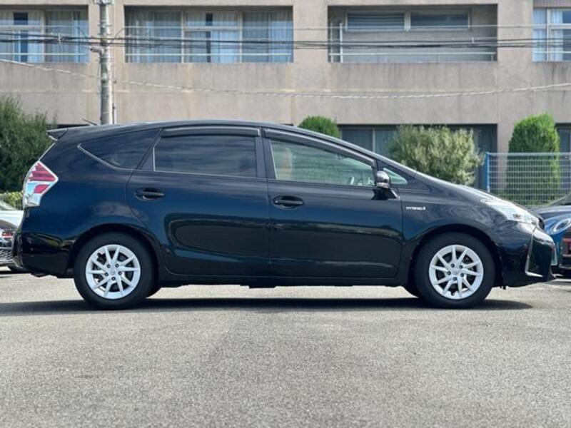 PRIUS ALPHA
