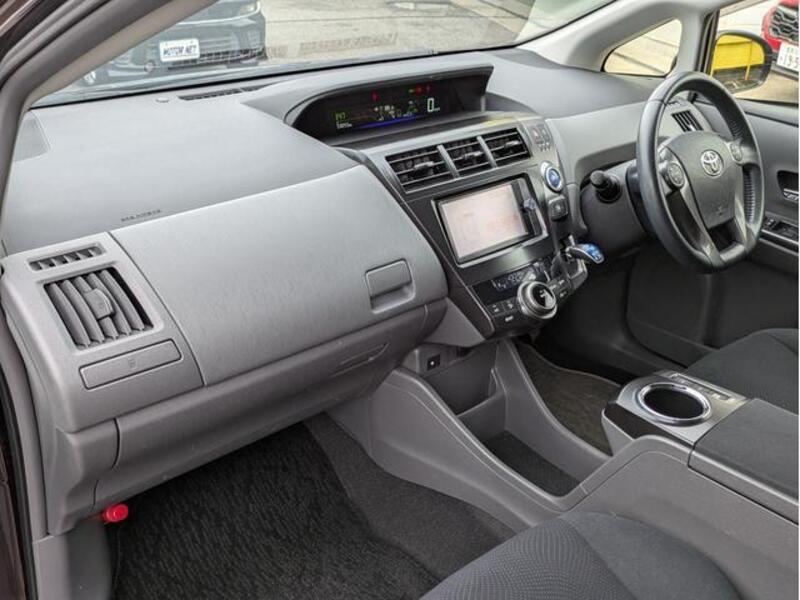 PRIUS ALPHA