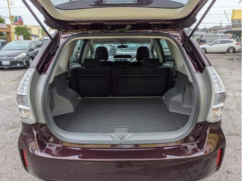 PRIUS ALPHA