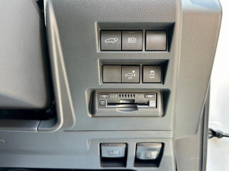 LAND CRUISER