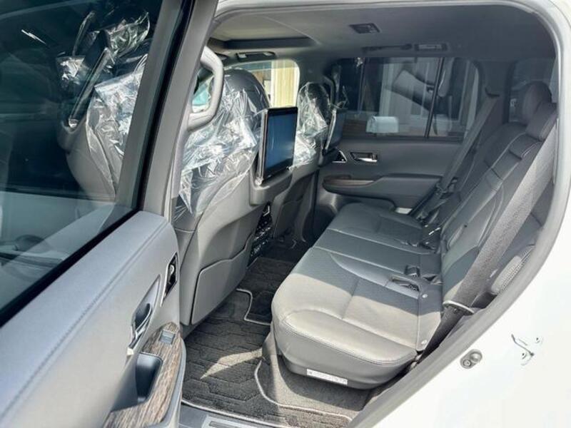 LAND CRUISER