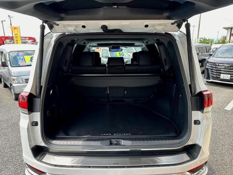 LAND CRUISER