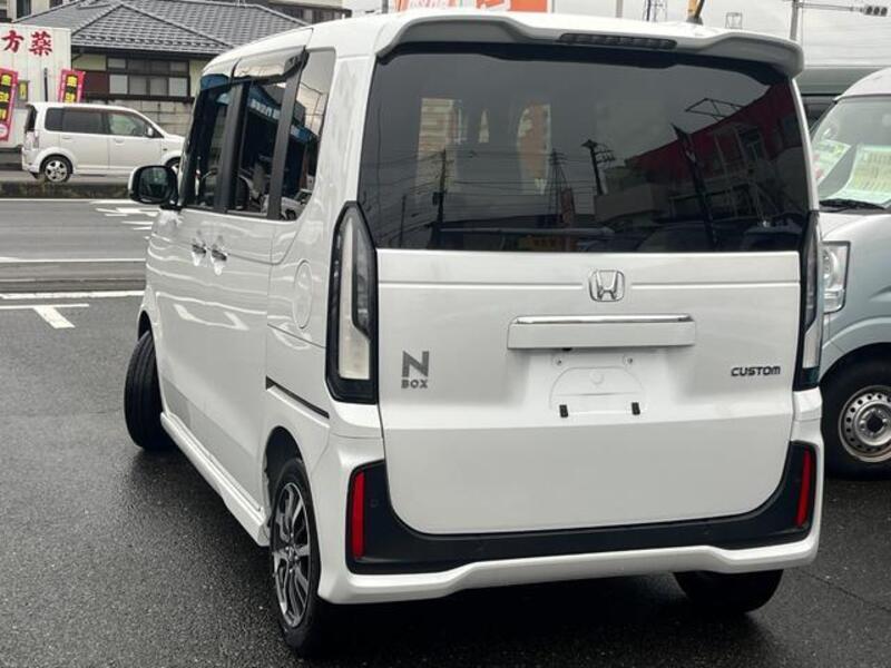 N BOX CUSTOM