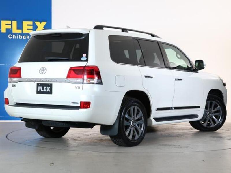 LAND CRUISER