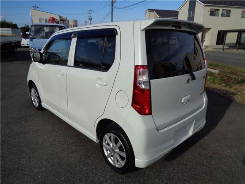 WAGON R