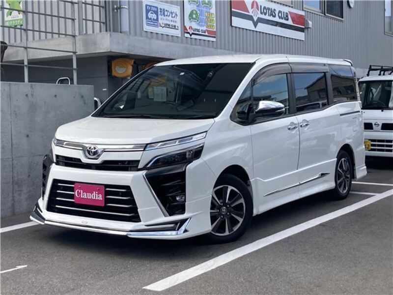 TOYOTA VOXY
