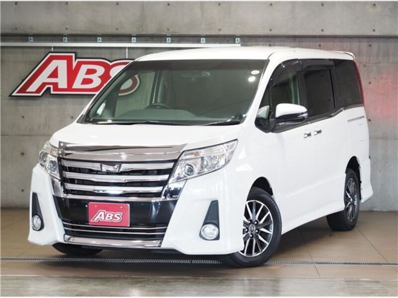 TOYOTA NOAH
