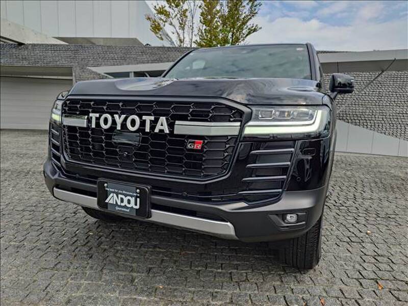 LAND CRUISER
