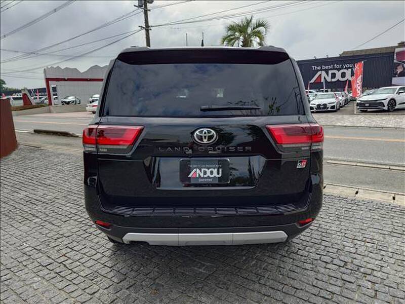 LAND CRUISER