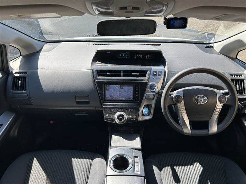 PRIUS ALPHA