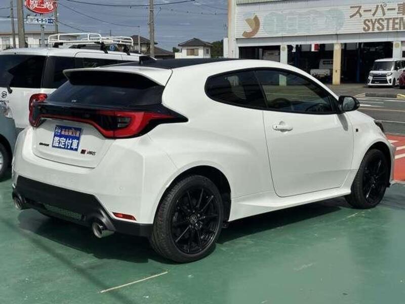 GR YARIS