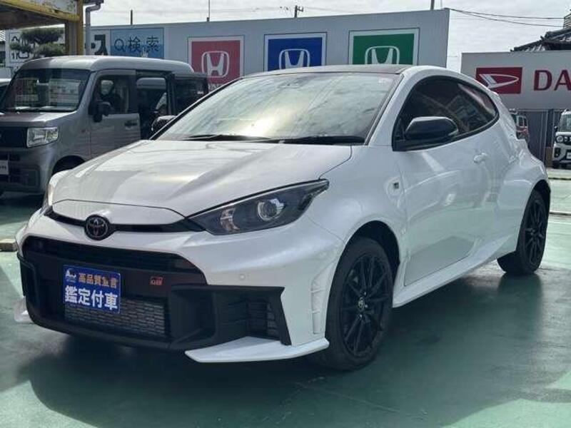GR YARIS-0