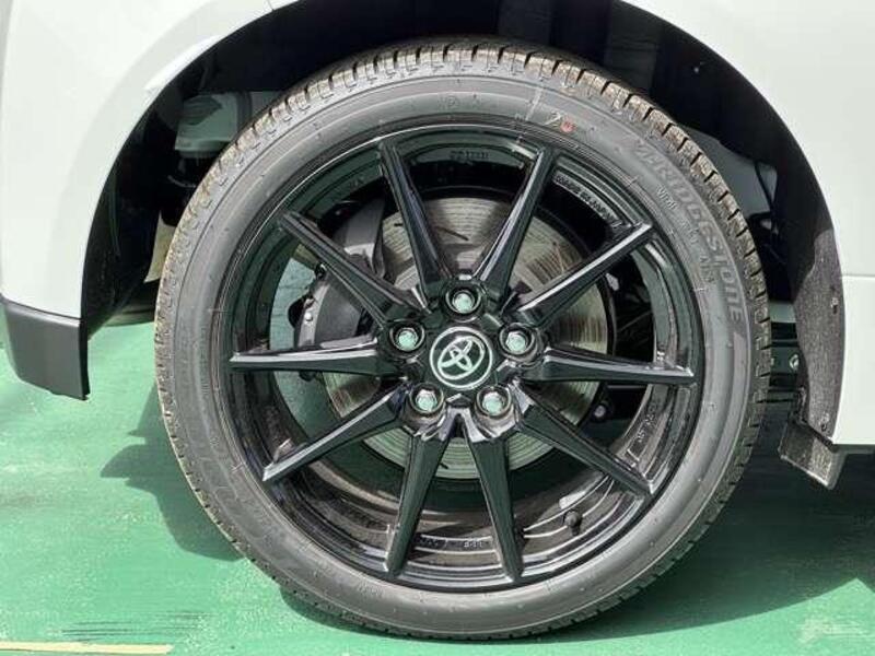 GR YARIS