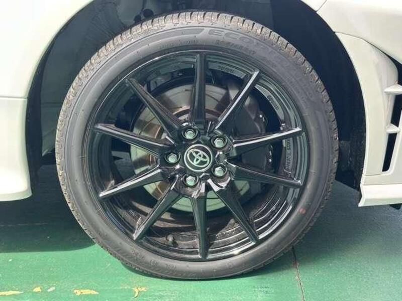 GR YARIS