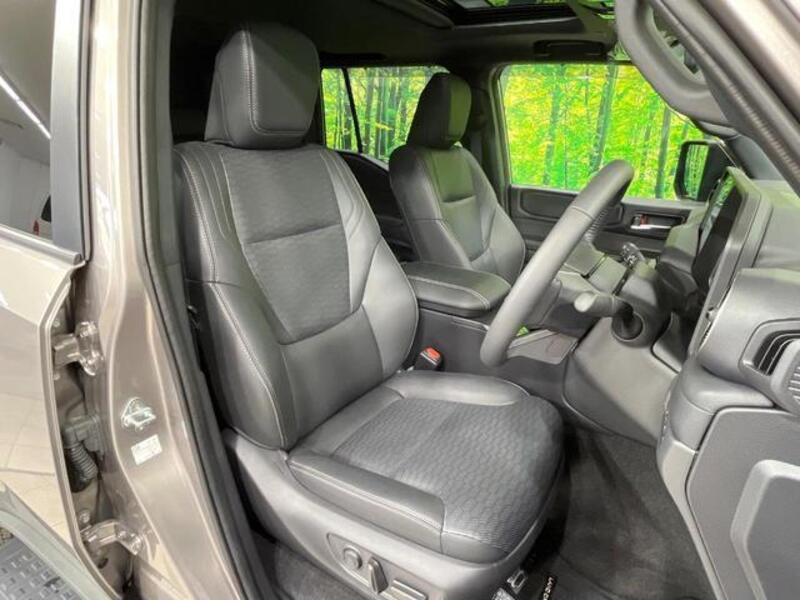 LAND CRUISER 250
