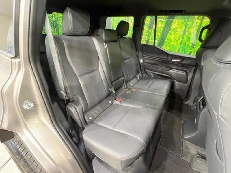 LAND CRUISER 250