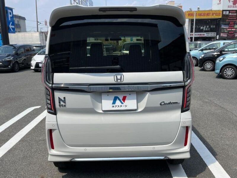 N BOX CUSTOM