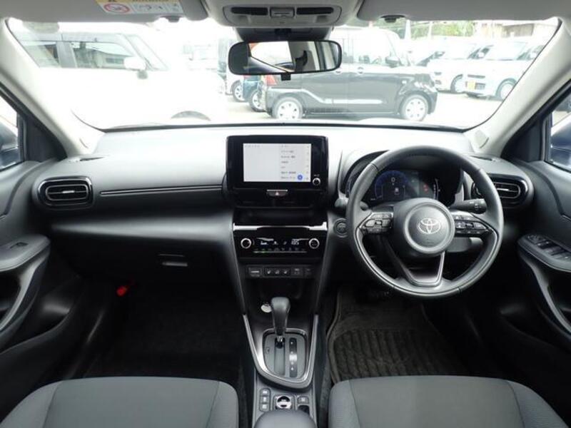 YARIS CROSS