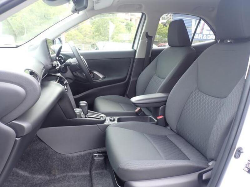 YARIS CROSS
