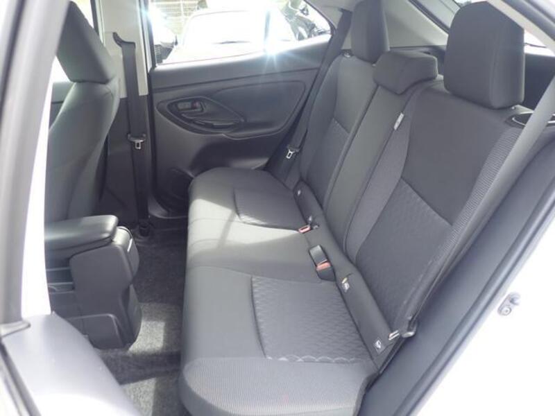 YARIS CROSS