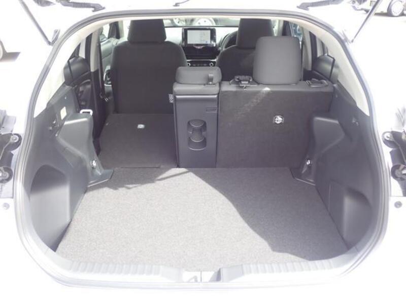 YARIS CROSS