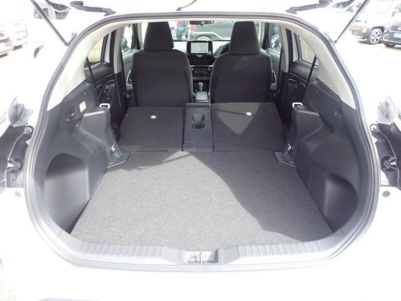 YARIS CROSS