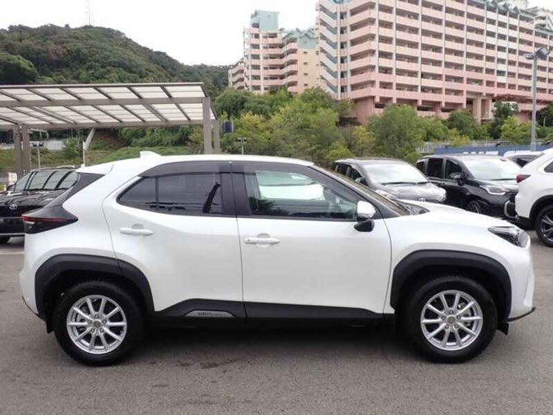 YARIS CROSS