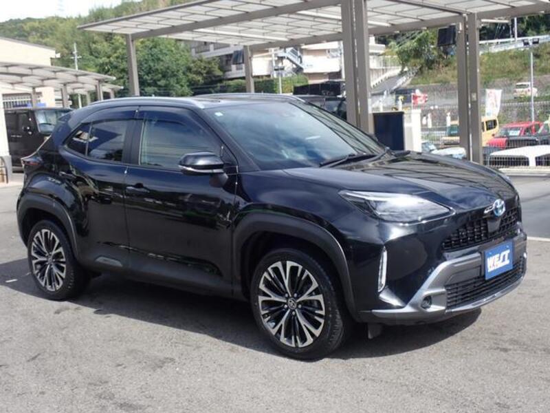 YARIS CROSS