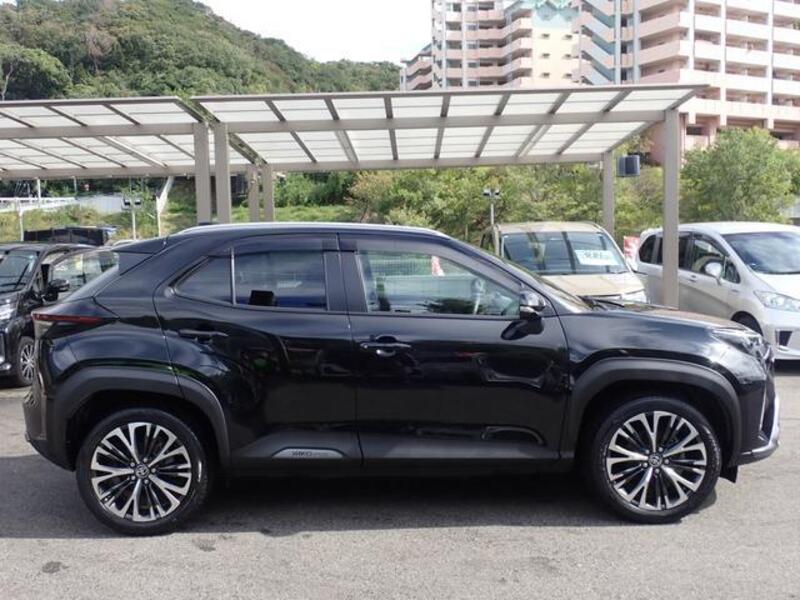 YARIS CROSS