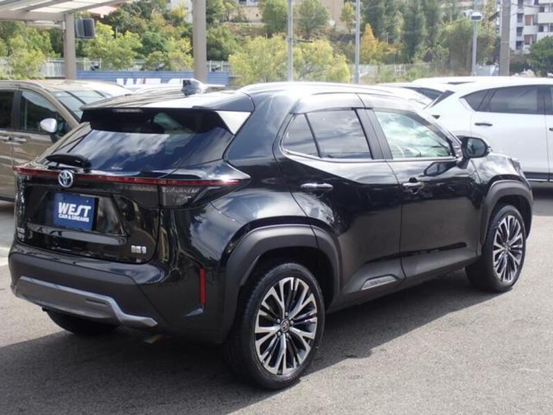 YARIS CROSS