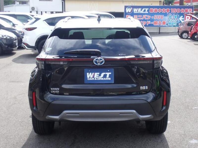 YARIS CROSS