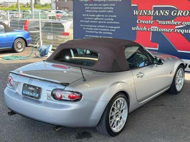 ROADSTER