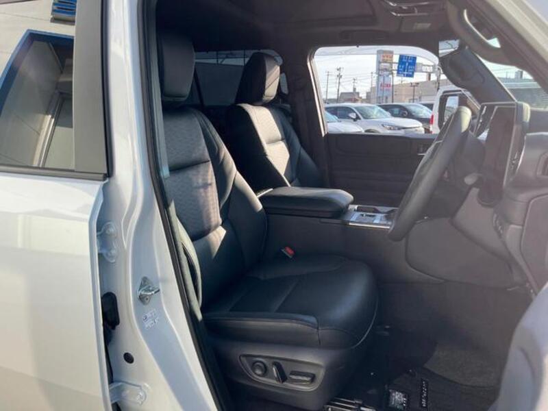LAND CRUISER 250