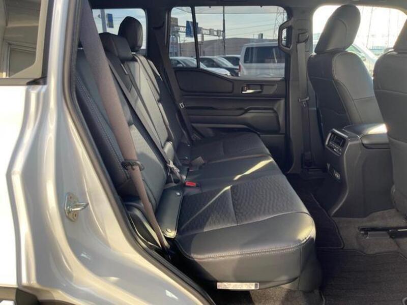 LAND CRUISER 250
