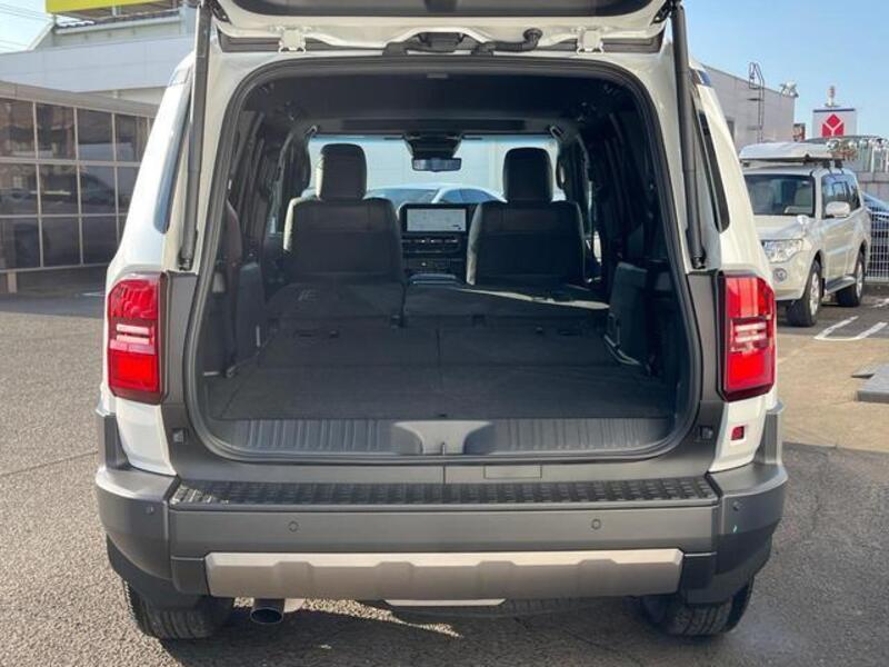 LAND CRUISER 250