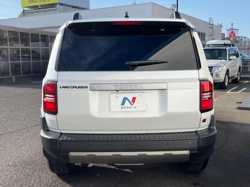LAND CRUISER 250