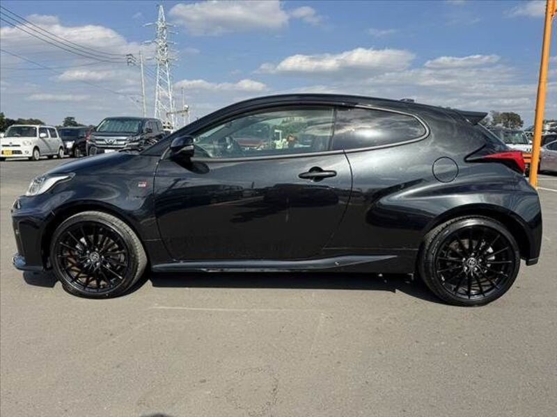 GR YARIS
