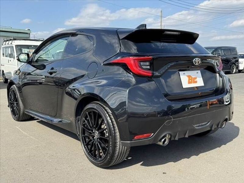 GR YARIS