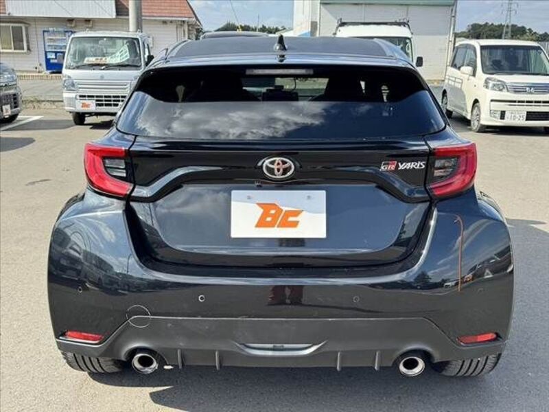 GR YARIS