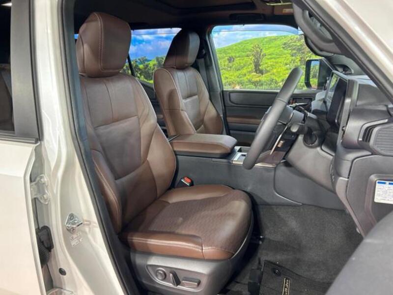LAND CRUISER 250