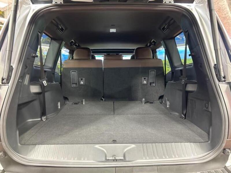 LAND CRUISER 250