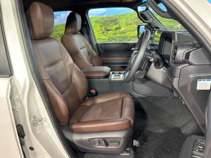 LAND CRUISER 250