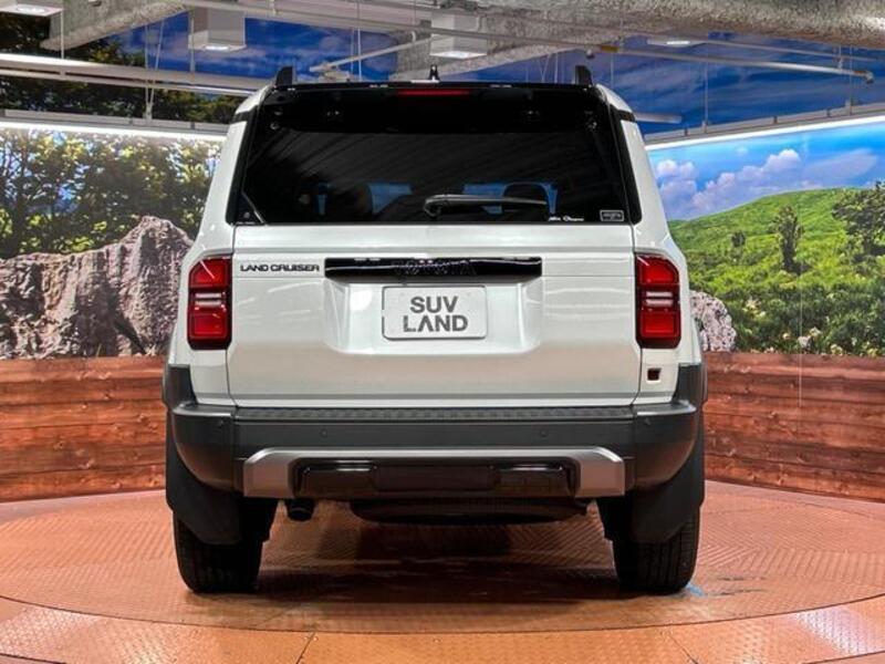 LAND CRUISER 250