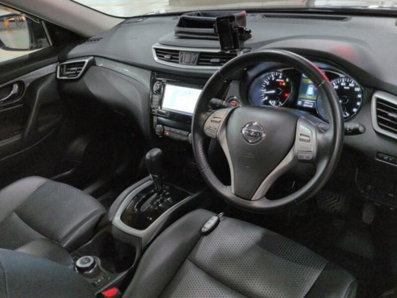 X-TRAIL