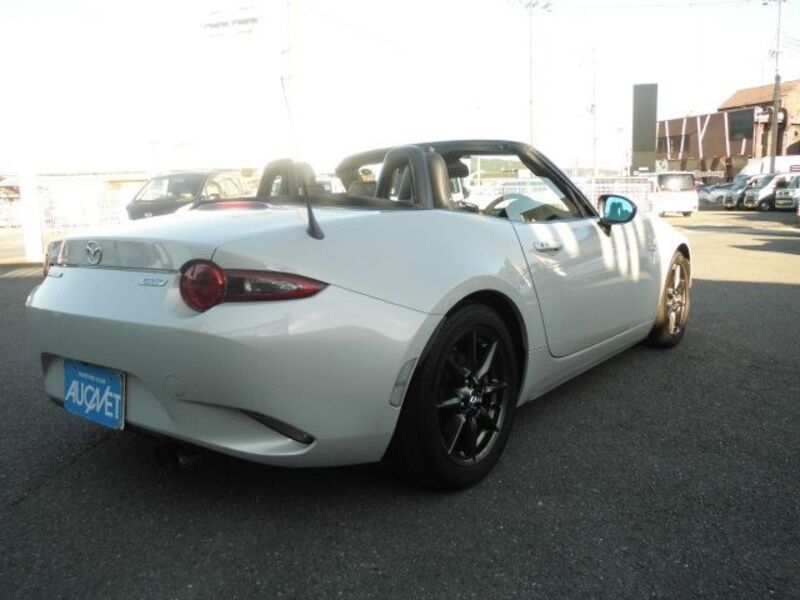 ROADSTER