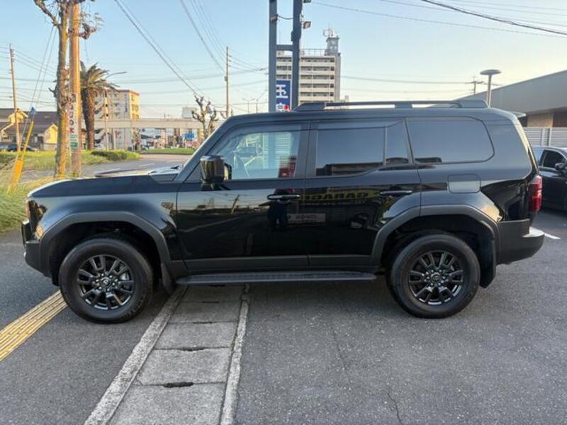 LAND CRUISER 250