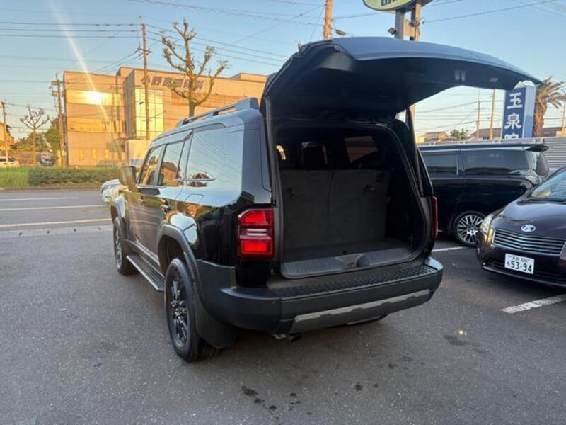 LAND CRUISER 250