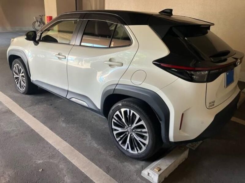 YARIS CROSS